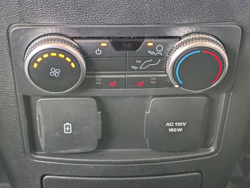 Used 2022 Ford Explorer Limited w/ Equipment Group 301A RWD image 32