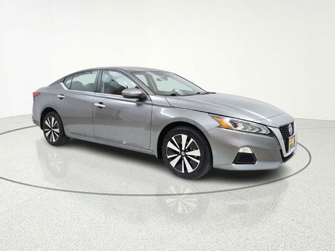 Used 2022 Nissan Altima 2.5 SV AWD/4WD image 1