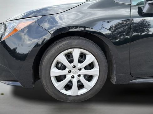 Used 2024 Toyota Corolla LE FWD image 30