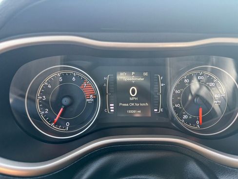 Used 2016 Jeep Cherokee Latitude w/ Comfort/Convenience Group AWD/4WD image 13