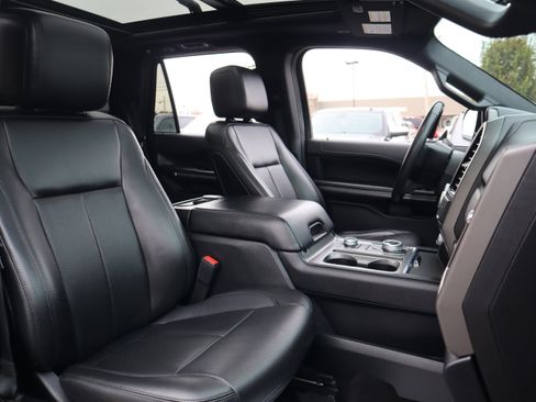 Used 2021 Ford Expedition XLT image 36