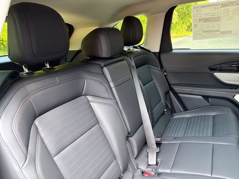 New 2026 Lincoln Nautilus Reserve AWD/4WD image 26