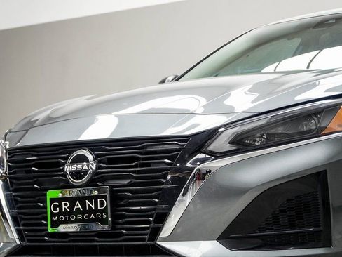 Used 2024 Nissan Altima 2.5 S FWD image 2