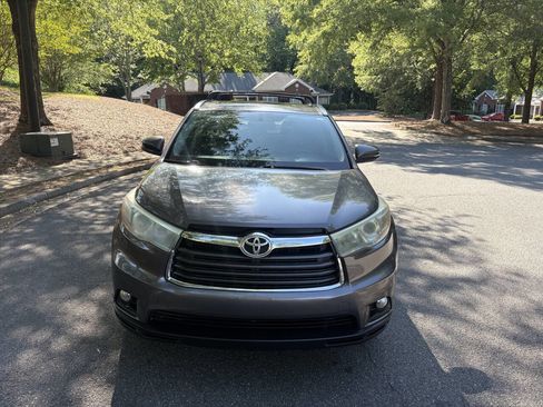 Used 2016 Toyota Highlander XLE FWD image 9