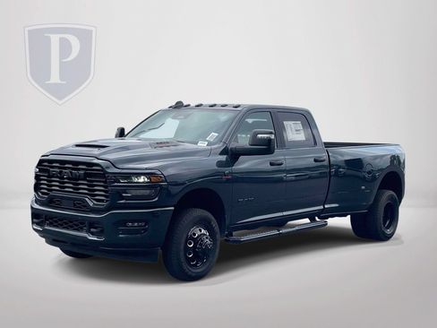 New 2026 RAM 3500 Big Horn AWD/4WD image 4