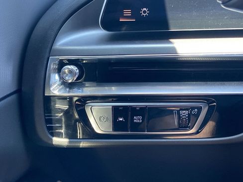Used 2024 Cadillac Lyriq Tech RWD image 13
