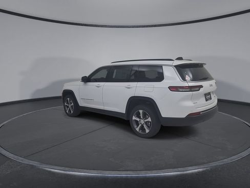 New 2026 Jeep Grand Cherokee L Limited w/ Luxury Tech Group II AWD/4WD image 11