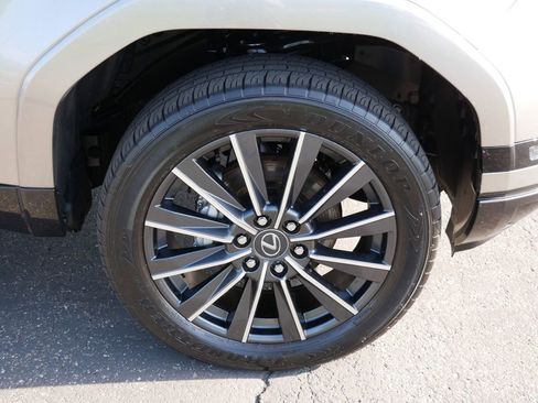 Used 2024 Lexus GX 550 w/ Cold Area Package AWD/4WD image 8
