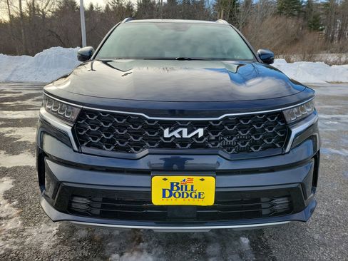 Used 2023 Kia Sorento EX image 2