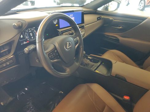 Used 2025 Lexus ES 350 Ultra Luxury w/ Accessory Package (Z2) FWD image 19
