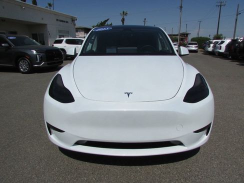 Used 2023 Tesla Model Y Long Range AWD/4WD image 3