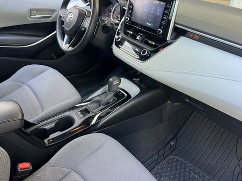 Used 2020 Toyota Corolla SE w/ SE Premium Package FWD image 17