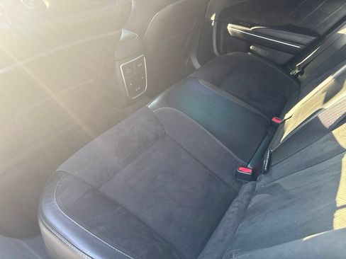 Used 2018 Dodge Charger R/T Scat Pack RWD image 31