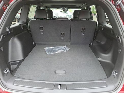 New 2025 Jeep Grand Cherokee Altitude image 7