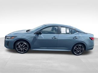 Used 2025 Nissan Sentra SR FWD video 2
