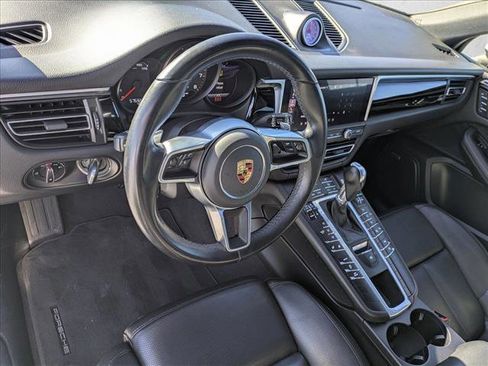 Used 2021 Porsche Macan image 10