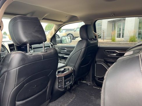 Used 2019 RAM 1500 Laramie AWD/4WD image 22