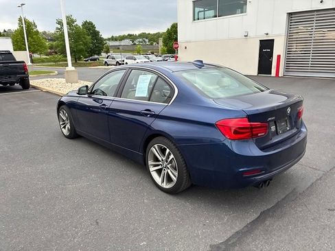 Used 2018 BMW 330i xDrive Sedan w/ Convenience Package AWD/4WD image 11