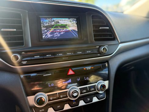 Used 2020 Hyundai Elantra SE w/ Cargo Package (C1) image 23