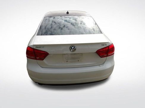 Used 2014 Volkswagen Passat 1.8T Sport image 11