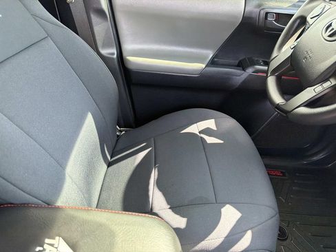 Used 2019 Toyota Tacoma SR w/ SR Convenience Package RWD image 13
