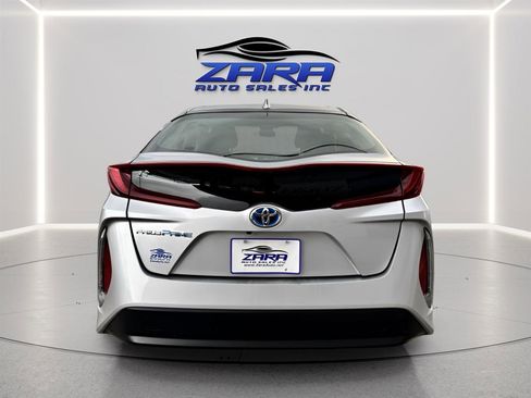 Used 2018 Toyota Prius Prime Plus image 5
