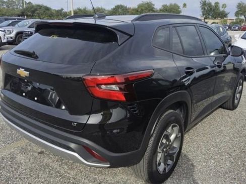 Used 2025 Chevrolet Trax LT image 5