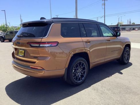 New 2026 Jeep Grand Cherokee L Summit AWD/4WD image 38