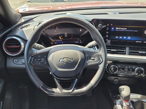 Used 2024 Chevrolet Trax RS FWD image 12