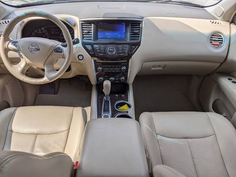 Used 2013 Nissan Pathfinder Platinum AWD/4WD image 17