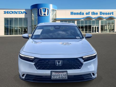 Used 2017 Honda Accord EX-L image 2