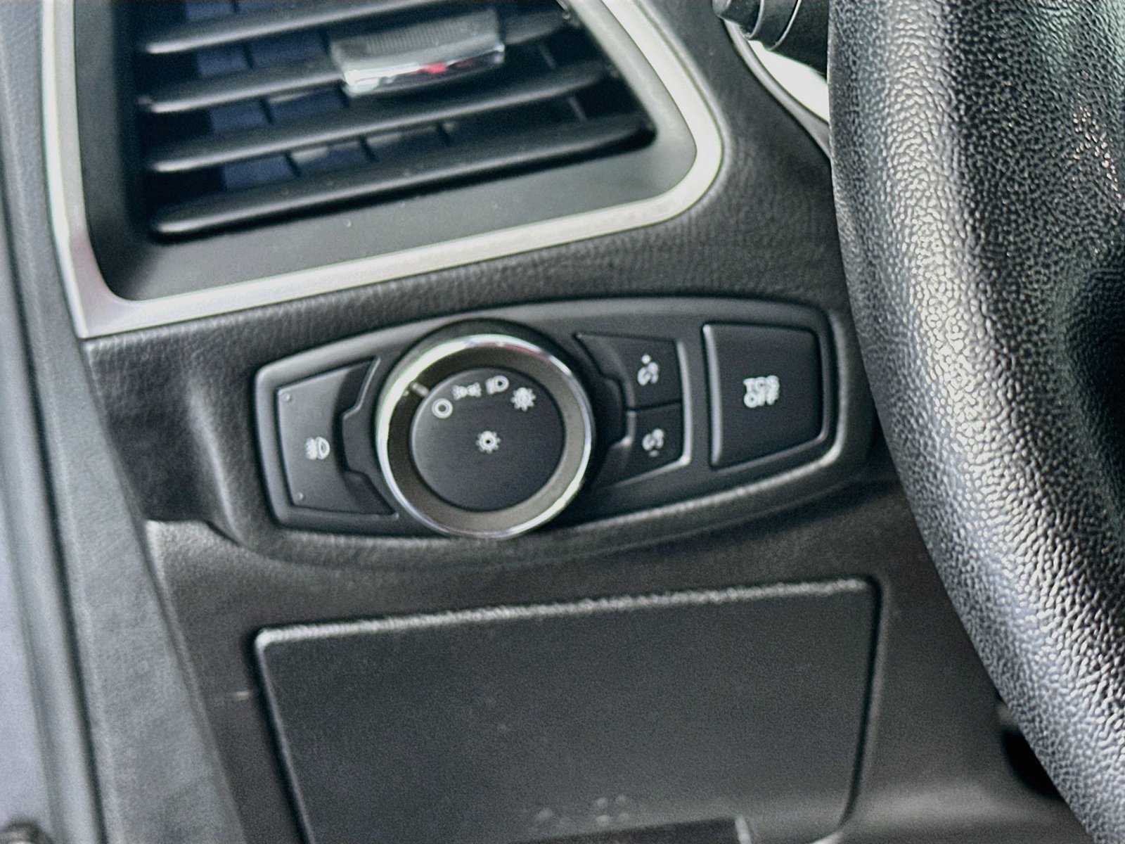 Used 2020 Ford Edge SEL FWD image 10
