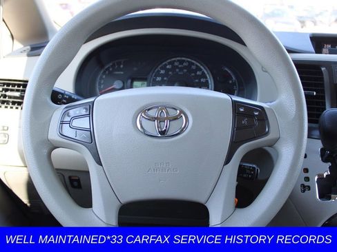 Used 2013 Toyota Sienna LE w/ Towing Pkg image 29