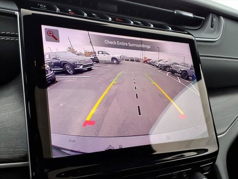 Used 2023 Jeep Grand Cherokee L Limited w/ Black Appearance Package image 13