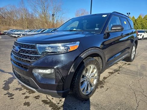 Used 2020 Ford Explorer XLT w/ Equipment Group 202A image 3