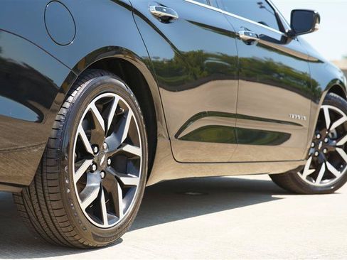 Used 2017 Chevrolet Impala Premier FWD image 21