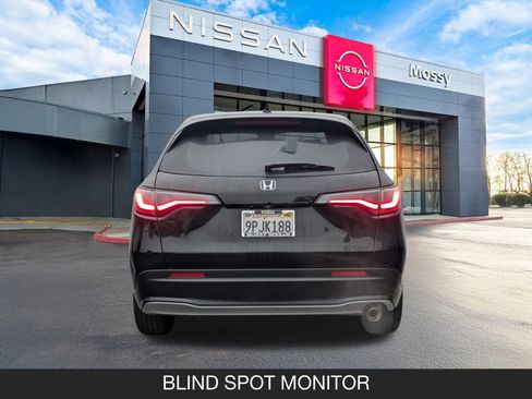 Used 2025 Honda HR-V Sport image 9