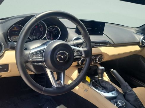 Used 2025 MAZDA MX-5 Miata Grand Touring RWD image 10