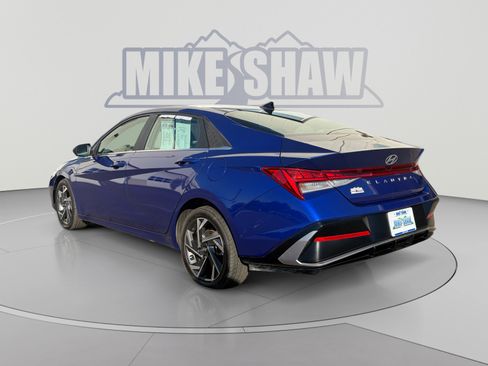 Used 2024 Hyundai Elantra SEL w/ Convenience Package FWD image 3