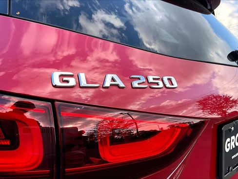 Used 2021 Mercedes-Benz GLA 250 image 11