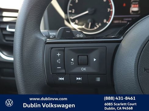 Used 2023 Nissan Rogue SV image 19