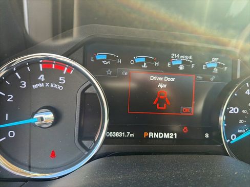 Used 2019 Ford F350 Lariat w/ Tow Technology Bundle image 4