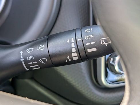 New 2025 Nissan Kicks Play S FWD image 25