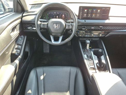 Used 2023 Honda Accord Touring image 11