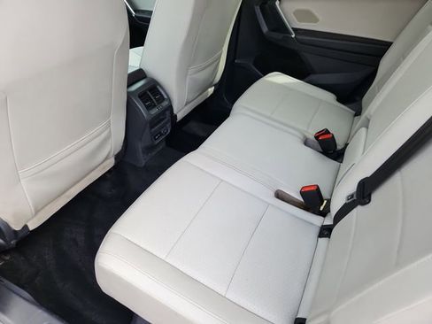 Used 2020 Volkswagen Tiguan SE w/ 3rd Row Seat Package image 8