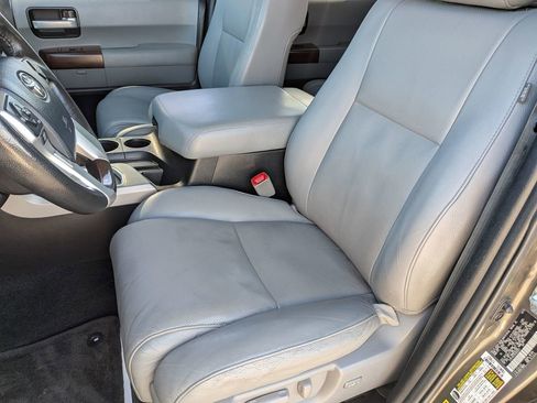 Used 2014 Toyota Sequoia Platinum image 13