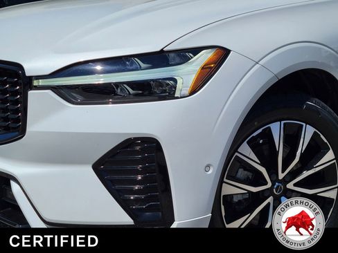 Used 2024 Volvo XC60 B5 Plus AWD/4WD image 11