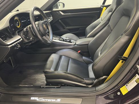Used 2023 Porsche 911 Cabriolet image 17