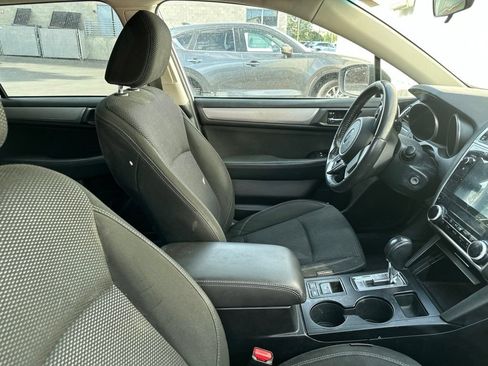 Used 2018 Subaru Outback 2.5i Premium AWD/4WD image 8