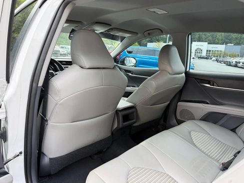 Used 2019 Toyota Camry SE FWD image 26
